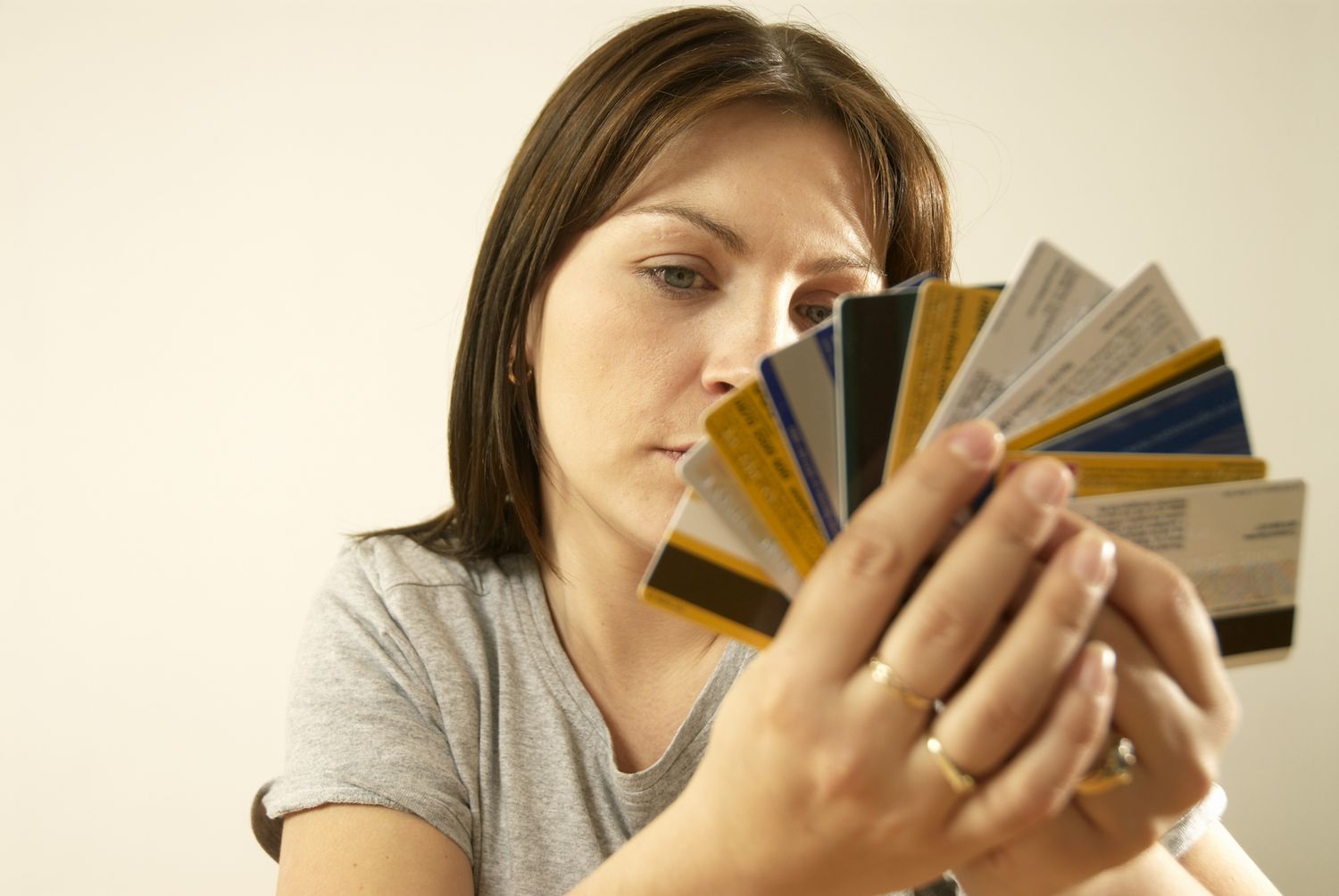 7 Drawbacks of Retail Store Credit Cards