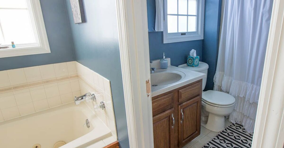 Quick DIY Bathroom Makeover Idea